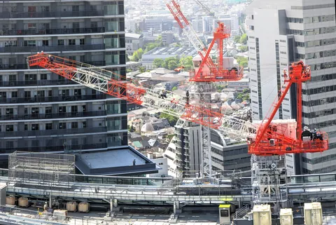 Baustelle mit Kran — Software für die Baubranche