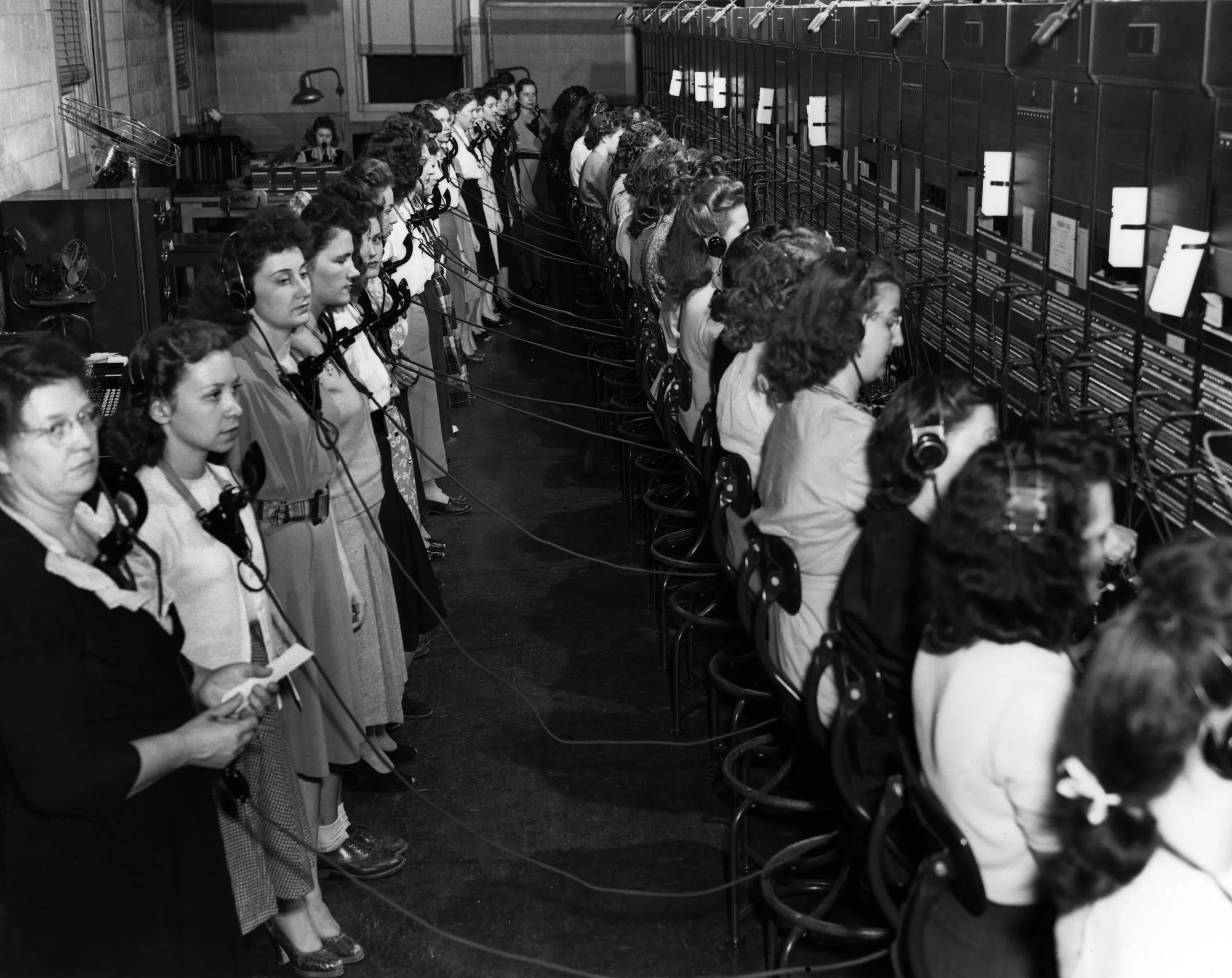 Historische Telefonvermittlung — heute VoIP und Asterisk